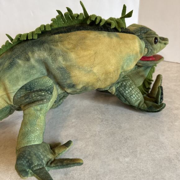 Folkmanis Green Iguana Lizard Puppet Plush 30" Realistic Stuffed Animal Toy Gift - Picture 8 of 16